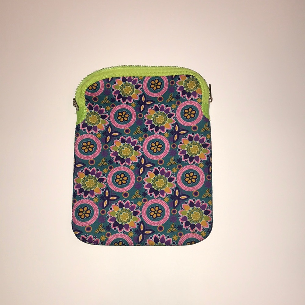 A iPad/small computer cover